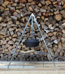 Petromax - Driepoot - Dutch Oven - Staal -Bbq Gereedschap Winkel 1047x1200