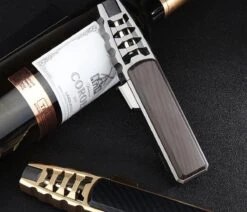 Merkloos Turbo Jetflame Aansteker - Gasbrander - Vuurwerk Torch - Crème Brûlée Brander - BBQ En Sigaren Aansteker - Windproof - Walnoothout Met Grijze Metalen Behuizing -Bbq Gereedschap Winkel 1200x1028 1
