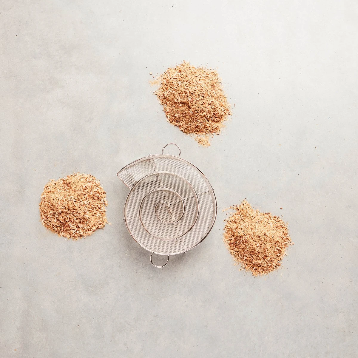 Barbecook - Smokerbox - Starter Set Met 3 Soorten Rookmot - Rookgenerator - Rookdoos - Koud Roken BBQ/Barbeque - Cold Smoke - Spiraal - RVS - Ø 17 Cm 4 Barbecook - Smokerbox - Starter Set Met 3 Soorten Rookmot - Rookgenerator - Rookdoos - Koud Roken BBQ/Barbeque - Cold Smoke - Spiraal - RVS - Ø 17 Cm - Afbeelding 2