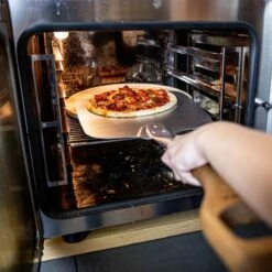 Boska Pizzasteen Deluxe - Voor Oven & BBQ - Knapperige Pizza's - Ø 29.5 Cm - BBQ Accessoires -Bbq Gereedschap Winkel 1200x1200 410