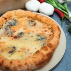 Boska Pizzasteen Deluxe - Voor Oven & BBQ - Knapperige Pizza's - Ø 29.5 Cm - BBQ Accessoires -Bbq Gereedschap Winkel 1200x1200 411