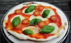 Cobb - Pizzasteen - Cordieriet -Bbq Gereedschap Winkel 1200x729 3