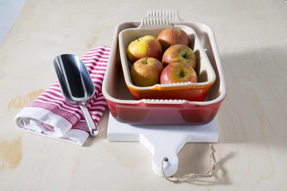 Le Creuset Ovenschaal Heritage Kersenrood 32 X 24 X 7.5 Cm 4 Le Creuset Ovenschaal Heritage Kersenrood 32 X 24 X 7.5 Cm - Afbeelding 2