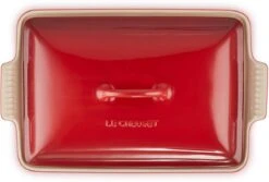 Le Creuset - Ovenschaal Met Deksel - 33 X 22.5 X 8 Cm - Kersenrood -Bbq Gereedschap Winkel 1200x811 6