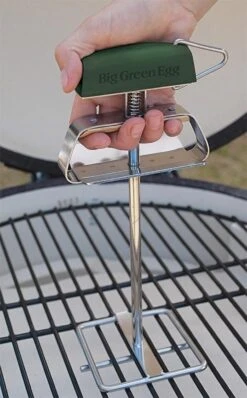 Big Green Egg Grid Lifter - Rooster Lifter - Gietijzeren Rooster Lifter -Bbq Gereedschap Winkel 745x1200