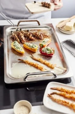 Demeyere Specialties 5 Teppanyaki - Plancha - Bakplaat - 39cm X 27cm 14 Demeyere Specialties 5 Teppanyaki - Plancha - Bakplaat - 39cm X 27cm -Bbq Gereedschap Winkel 799x1200 3