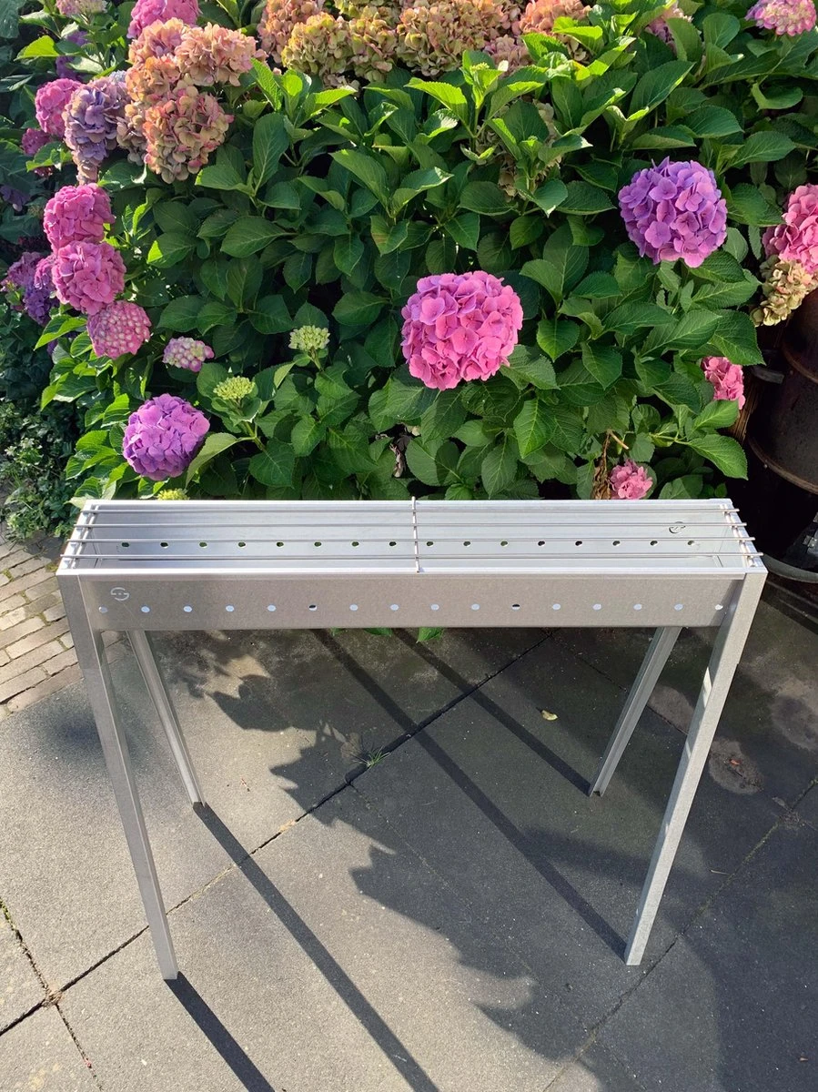 Spiedini Saté-bbq Bali 80 - Saté Houtskoolbarbecue Met Horizontaal Rooster - 80 Cm Lang, 11 Cm Breed - Materiaal: Gealuminiseerd Ijzer 19 Spiedini Saté-bbq Bali 80 - Saté Houtskoolbarbecue Met Horizontaal Rooster - 80 Cm Lang, 11 Cm Breed - Materiaal: Gealuminiseerd Ijzer - Afbeelding 17